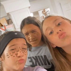 Meet your Posher, Alia